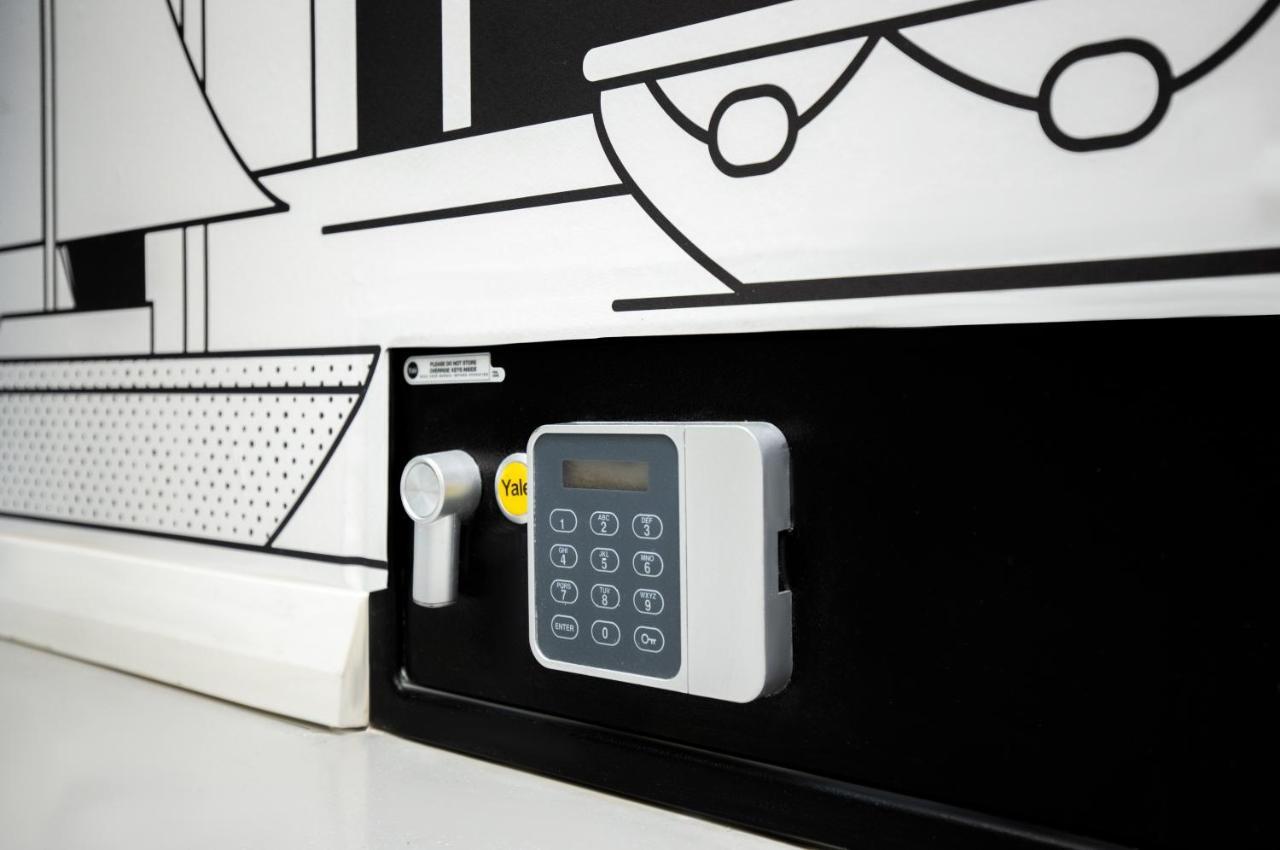 Wom Beach Pod Hotel - A Member Of Brown Hotels Tel Aviv Eksteriør bilde