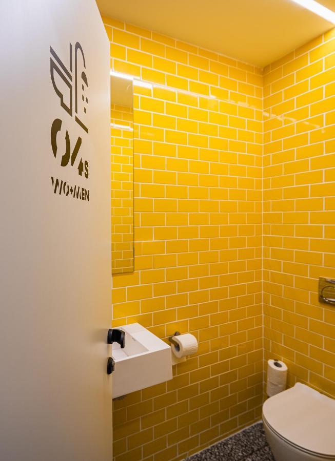 Wom Beach Pod Hotel - A Member Of Brown Hotels Tel Aviv Eksteriør bilde