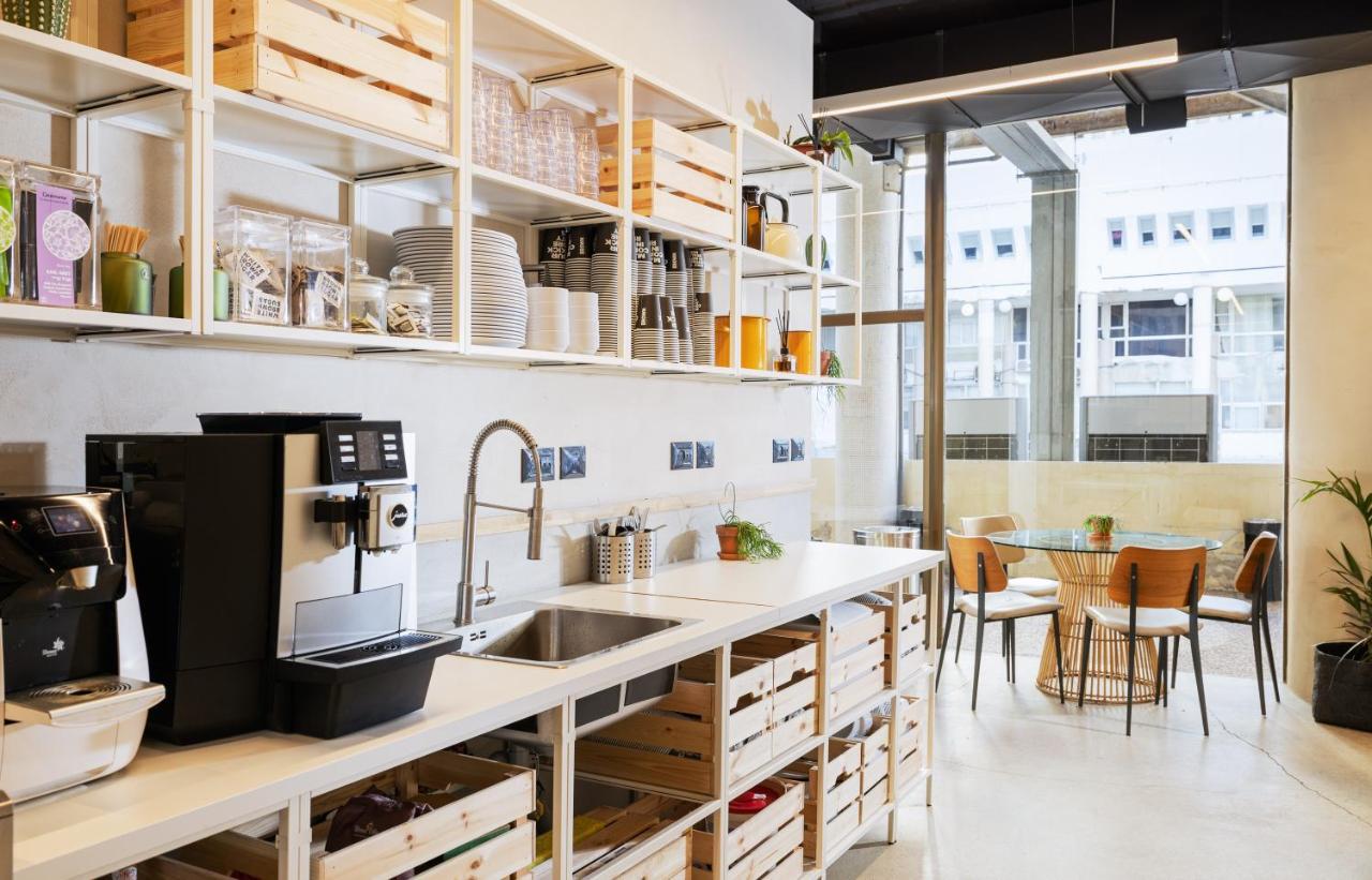 Wom Beach Pod Hotel - A Member Of Brown Hotels Tel Aviv Eksteriør bilde
